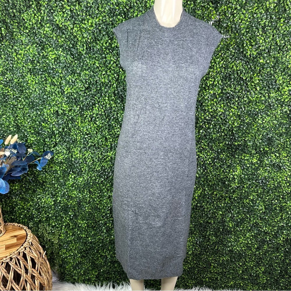 Nwt Mododoc Gray Sleeveless mock neck‎ Knit Dress